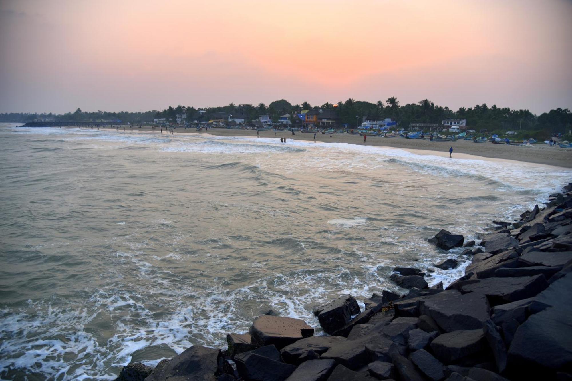 The Ocean Edge Hotel Pondicherry Exterior photo